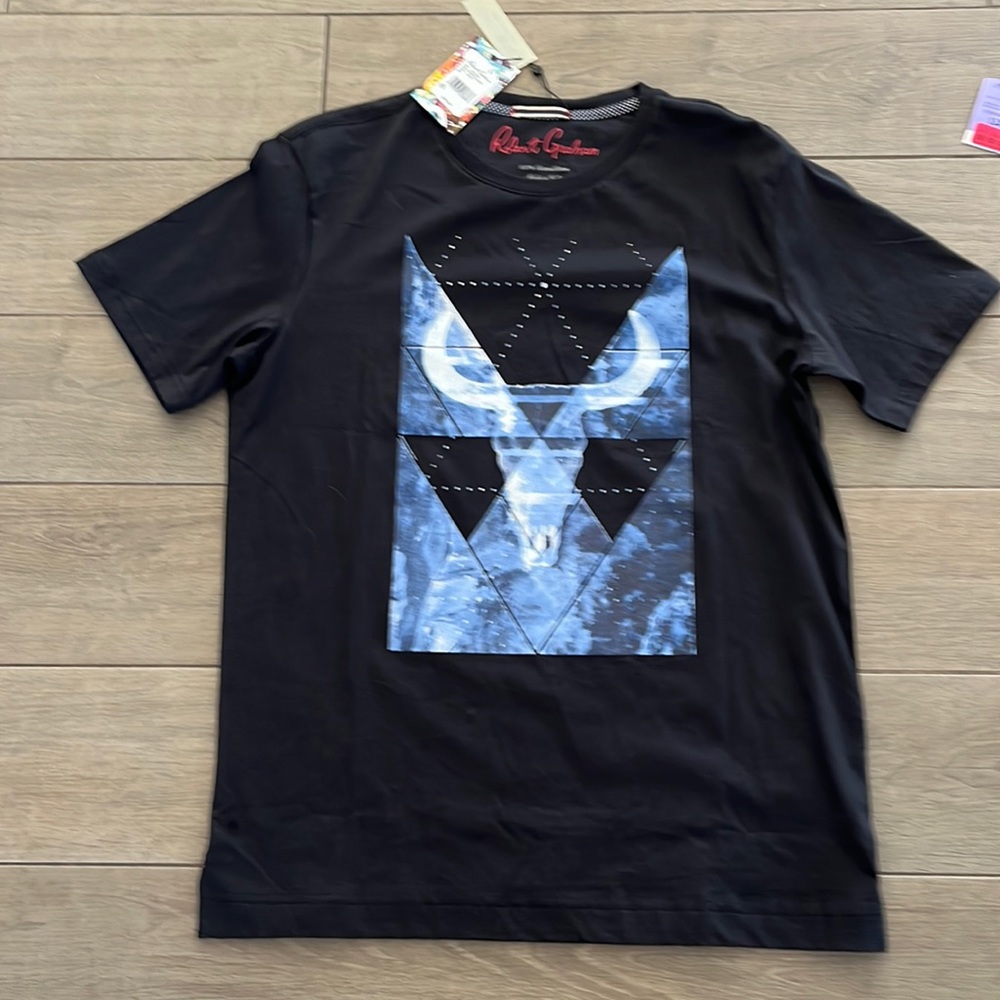 Robert Graham tshirt